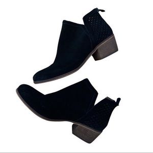 SUSINA black suede booties
